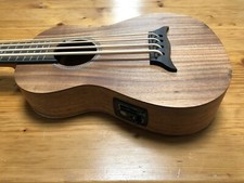 Akustik Bass Ukulele +  Stativ und GigBag | 4...