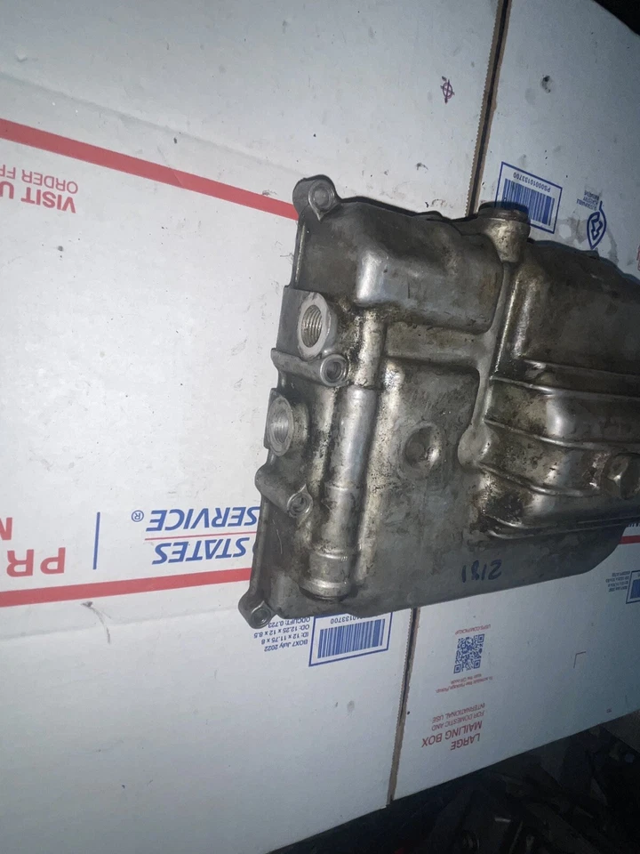 Suzuki GSXR750 1988-1989 cárter de aceite del motor, cubierta inferior del cárter de aceite del motor Foto 2 de 4