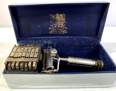 Vintage Razor ~ WILKINSON Sword 7-Day Safety Razor Set with Case ~ Incomplete