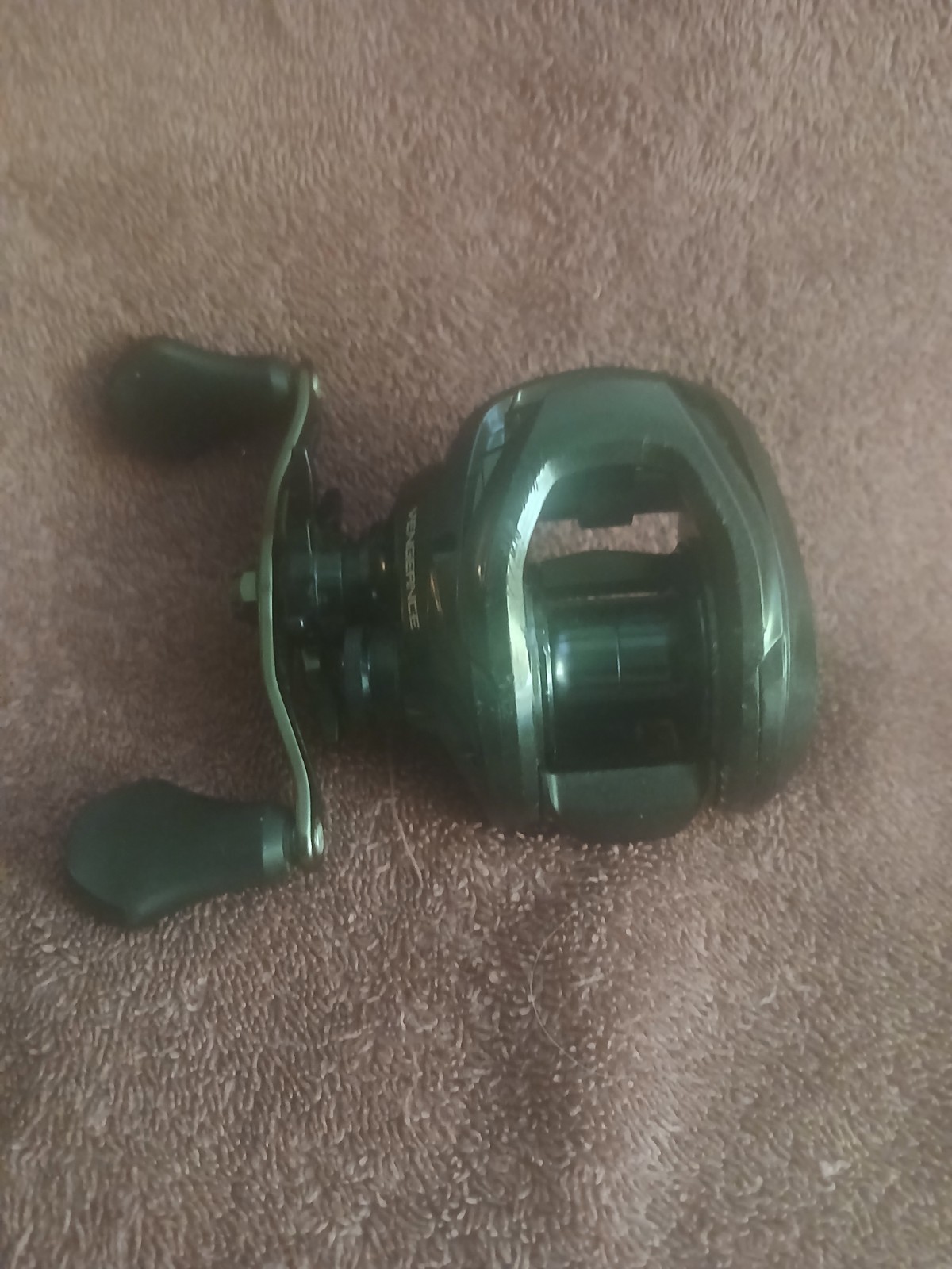 Abu Garcia Vengeance Low Profile Baitcast Reel-Left (new no 