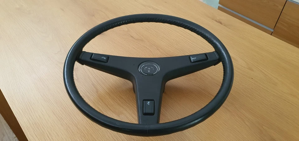 Toyota STARLET Kp60 Mk1 Mk2 Steering Wheel Bugeye TIP TOP CONDITION - Image 4 of 4