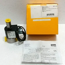 Parker 71335SN2GNJ1N0C111P3 3-Way Multi-Purpose Solenoid Valves New