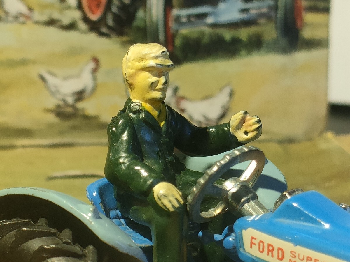 ② Ford 5000 Corgi avec conducteur + remorque Matchbox