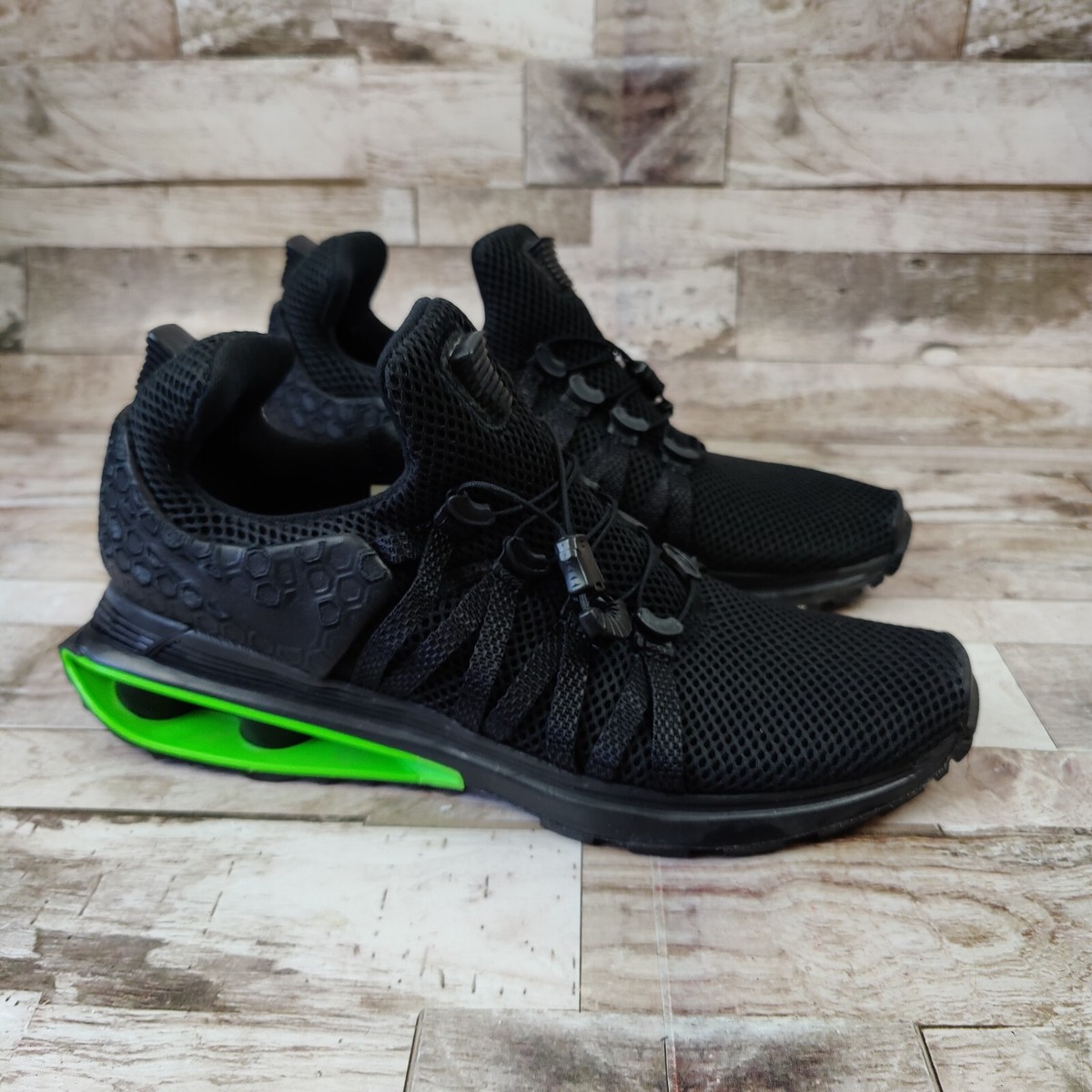 nike shox gravity luxe