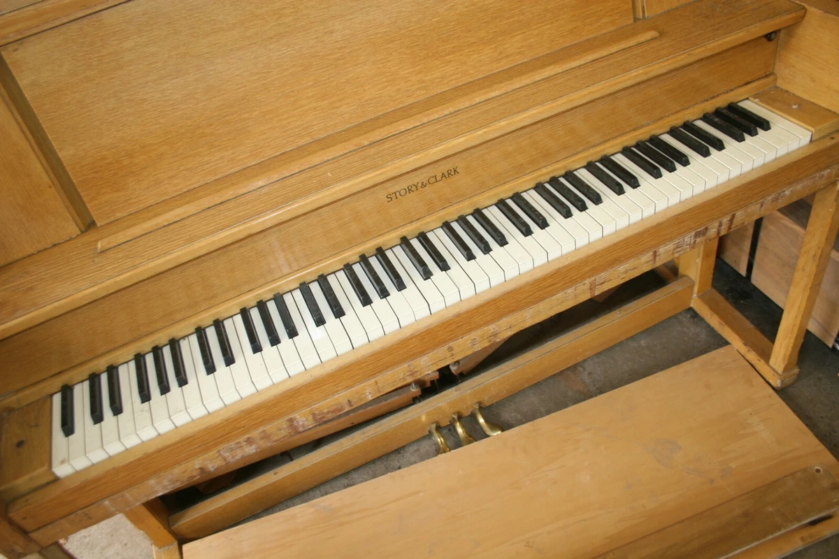 Story And Clark Upright Piano