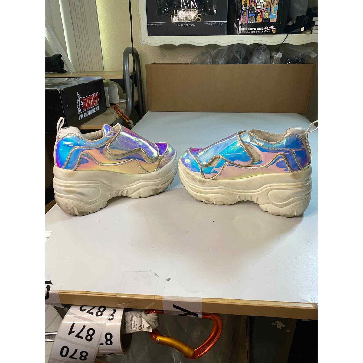 YRU Matrixx 2 Holographic Platform Sneakers Women display picture 1