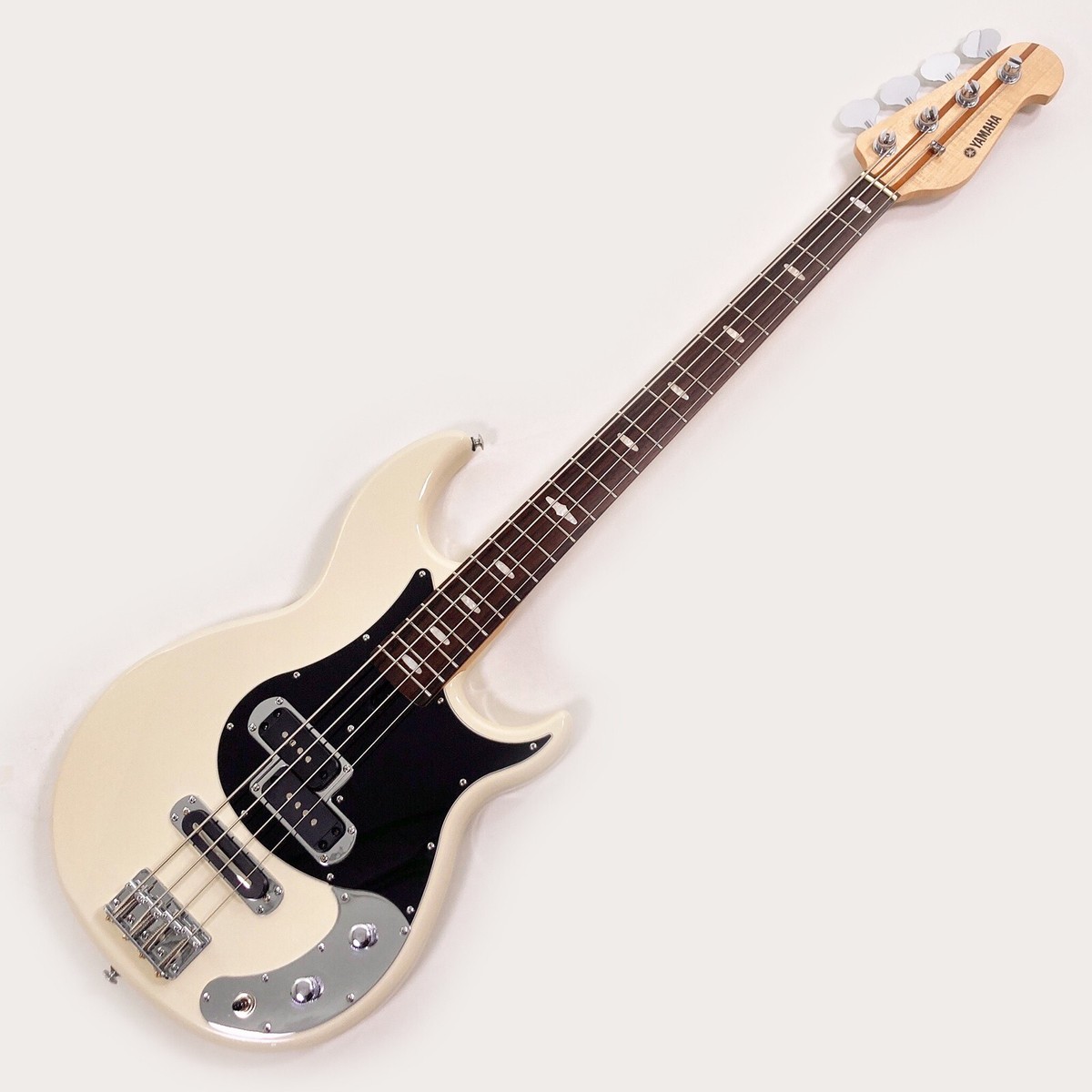 YAMAHA BB424X Electric bass guitar VWH (Vintage White) Made in  