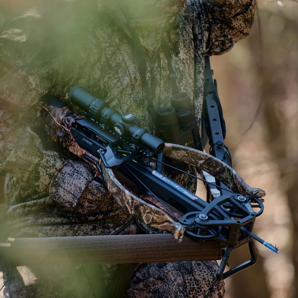 EXCALIBUR V-Flight Pro 18" Carbon Fiber Arrows w/ Rhino V-Nocks 6-Pack 22VFP18-6 - Image 4 of 4