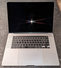 Apple MacBook Pro 16'' 512GB, Intel Core i7, 2.6 GHz, 16 GB Laptop