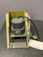 PIPER KING KS272 TRIM SERVO 065-0029-00 W/KM276 MOUNT-USED