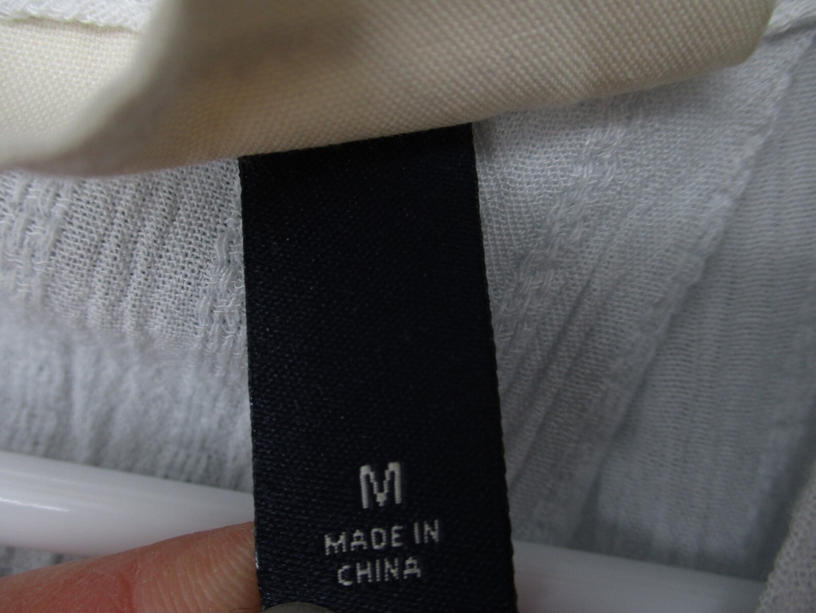 Universal Thread Women's Top Medium Flowy Keyhole… - image 8