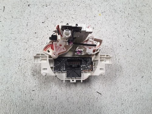 2015-2019 Nissan Versa and Nissan Micra AC Heater Climate Control Unit OEM - Picture 5 of 11