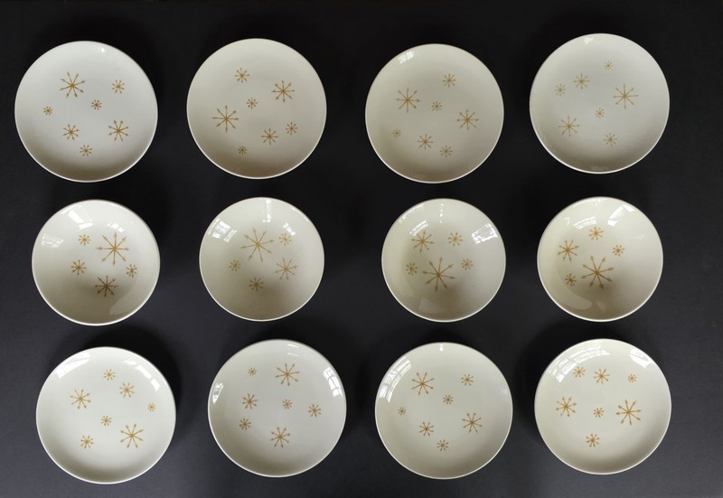 Royal  Star  Glow - 8  - 6  3/8"  Plates & 4 - 5  5/8" Bowls