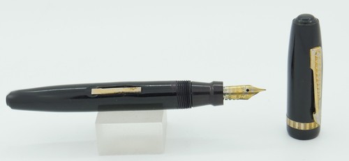 Welsh Mfg Co Small Black Celluloid w/Gold Trim Fountain Pen - Fine Nib - 1930's