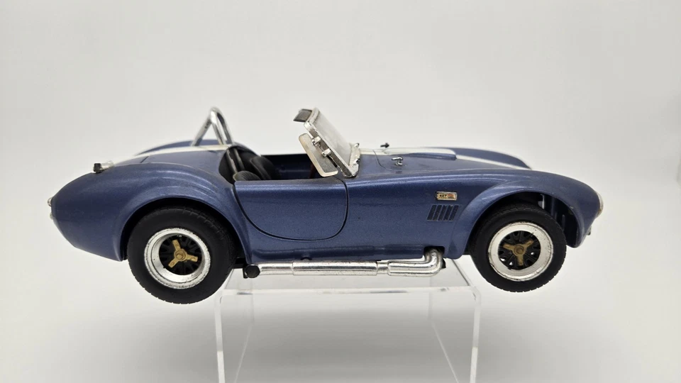 Coche de colección Road Legends 1/18 1964 Shelby Cobra 427 S/C rayas azules/blancas #92058 Foto 3 de 4