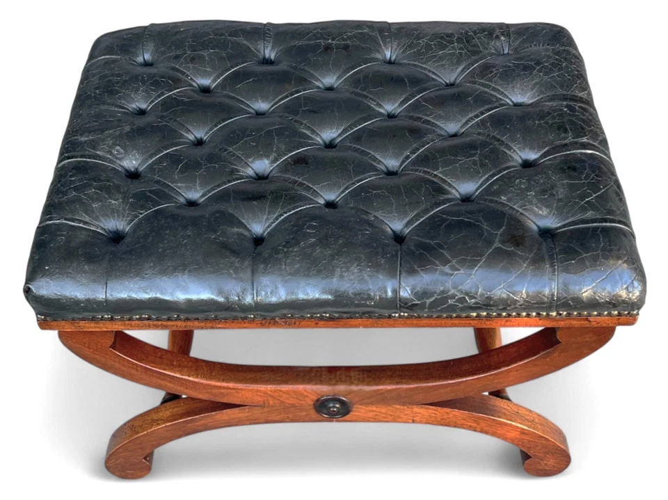 Английская скамья 19 века из красного дерева — стеганое кожаное сиденье с латунной отделкой ногтей - Изображение 4 из 4