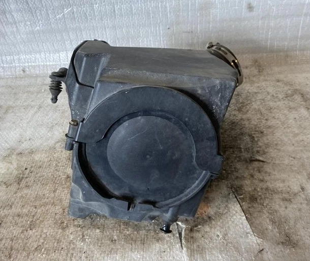 Caja de filtro limpiador de admisión de aire Ford Escape Focus MKC 2013-2019 2,0 L Foto 2 de 4