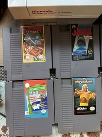 Nintendo NES Console Bundle Lot w/ Zapper, 2 Controllers, 6 Games & Cables