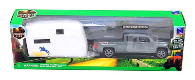 NewRay Chevrolet Silverado 1500 Crew Cab Pick Up With Horse Trailer 1:43 Scale