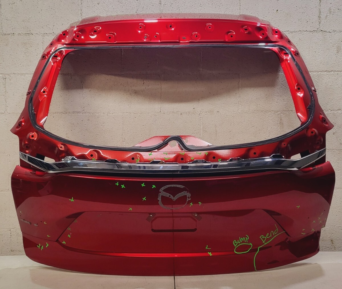 2016-2020 Mazda CX9 CX-9 Tailgate w/ Lower Panel Trim Molding