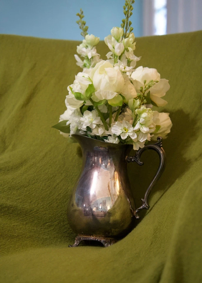 WM Rogers Silver plated water pitcher Footed Stand Vintage and ice guard - Image 2 of 4