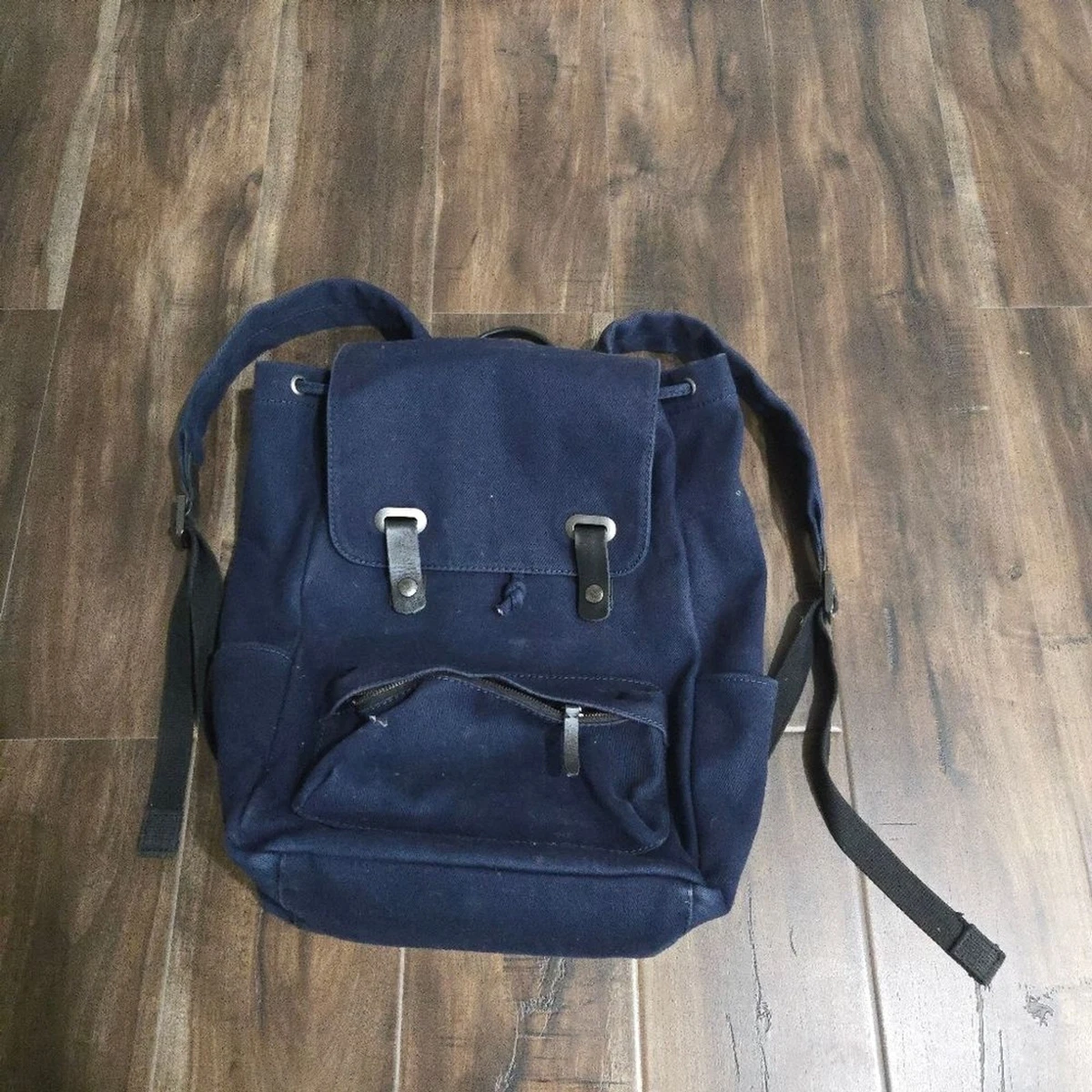 Everlane Navy Canvas Flap Backpack with Black Straps Everlane Denim Modern Snap Backpack, Navy, NWT, Unisex main image 2
