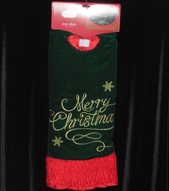 Merry Christmas Tree Skirt Green Velvet with Gold  Red Crepe~NWT's $24.99