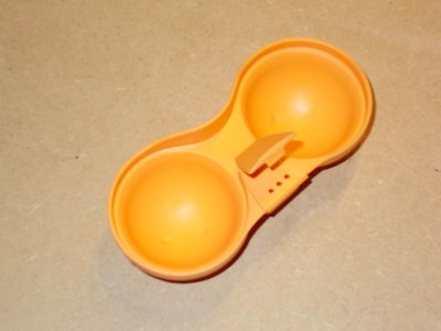 TUPPERWARE, EINSATZ MIT SALZNÄPFCHEN FÜR ZWEI EI DABEI,