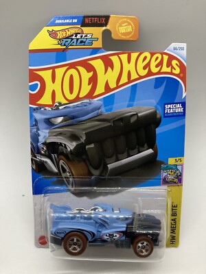 Hot Wheels 2024 Hotweiler  HW Mega Bite