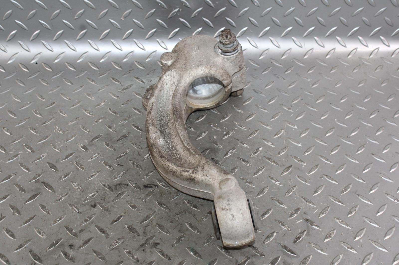 Maserati Ghibli 2014-2024 Front Left Bracket assembly