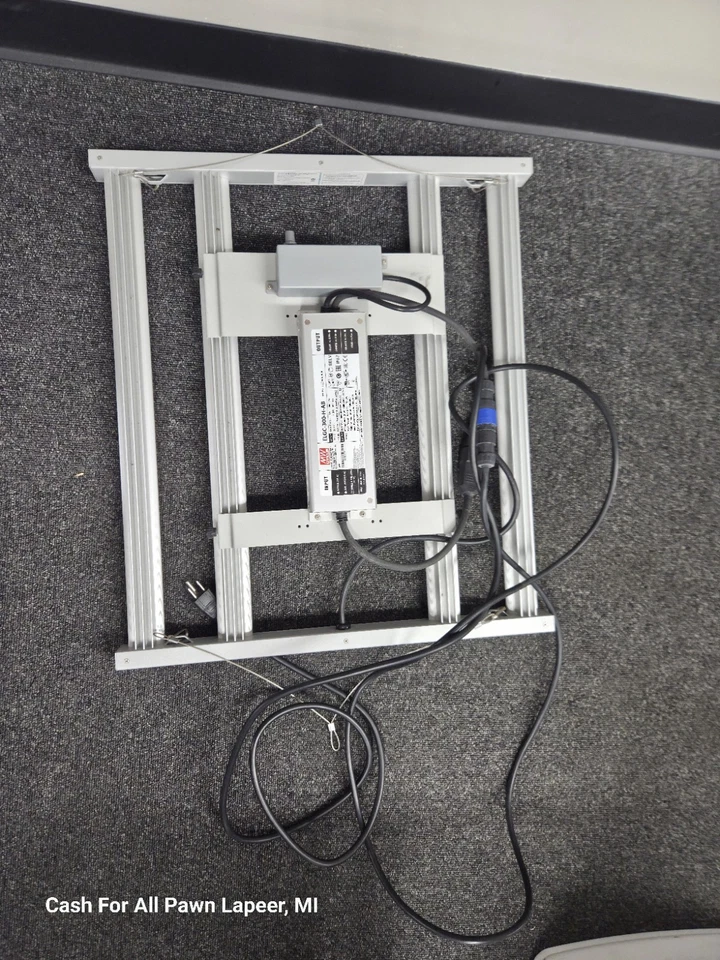 Luz de crecimiento LED Mars Hydro FC 3000 Samsung 301H EVO para tienda de cultivo de 3x3 pies Foto 4 de 4