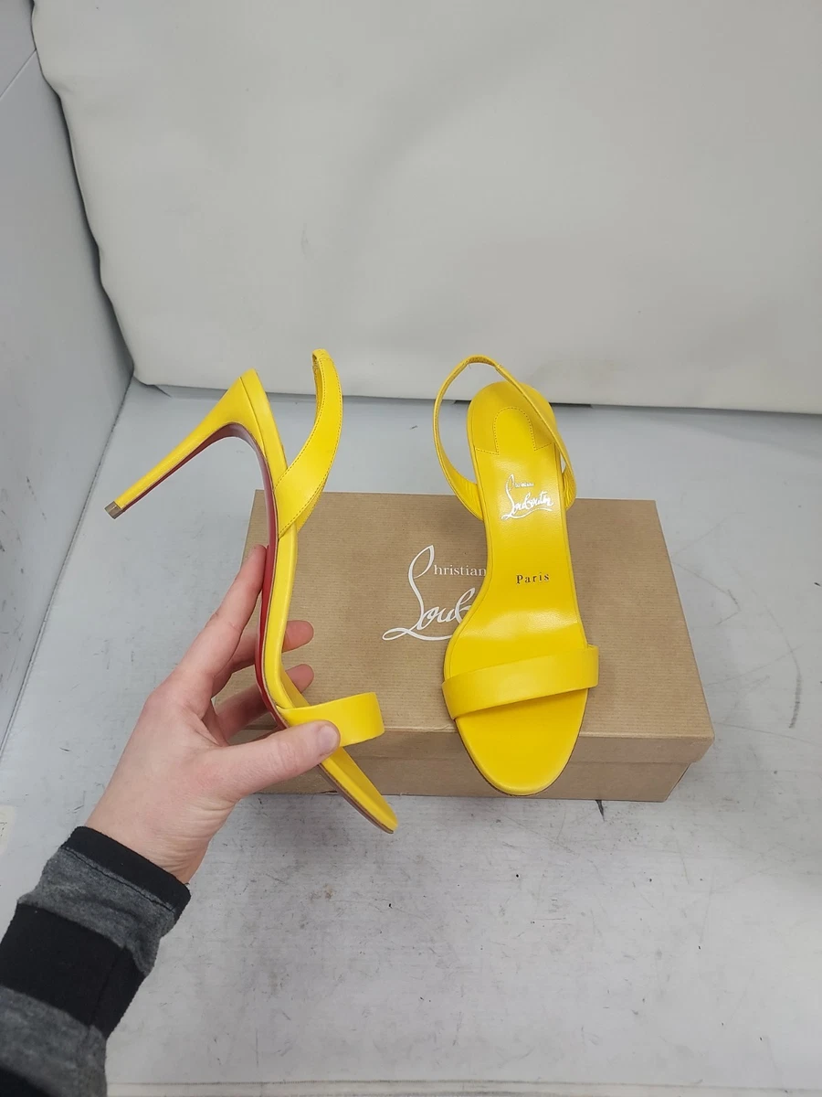 Preços baixos em Salto Alto Feminino Christian Louboutin Amarelo