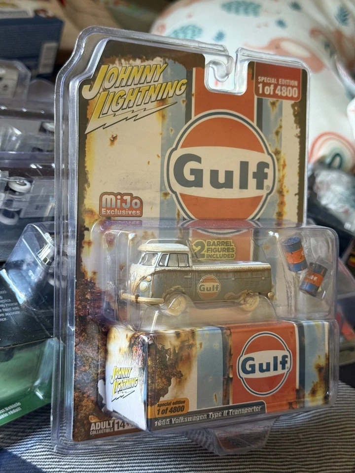 🔥 Chase 🔥1965 VOLKSWAGEN TYPE 2 TRANSPORTER "GULF"  JOHNNY LIGHTNING JLCP7442 - Image 2 of 4