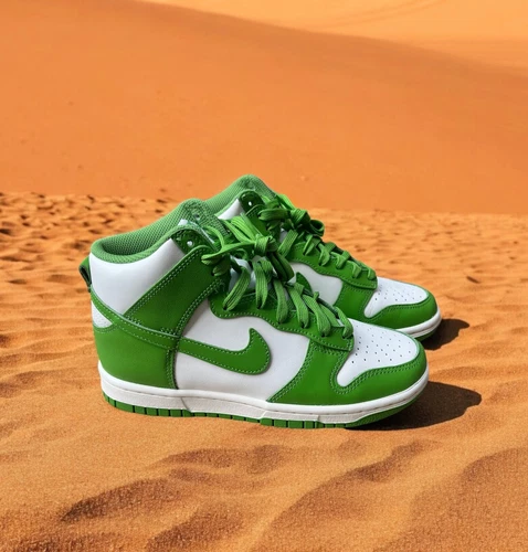 Wmns Nike Dunk High Chlorophyll  Gr. 38