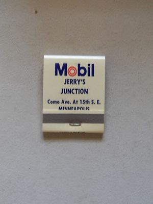 Mobil Service Station Matchbook- Jerry's Junction- Como Avenue MLPS MN Box of 50