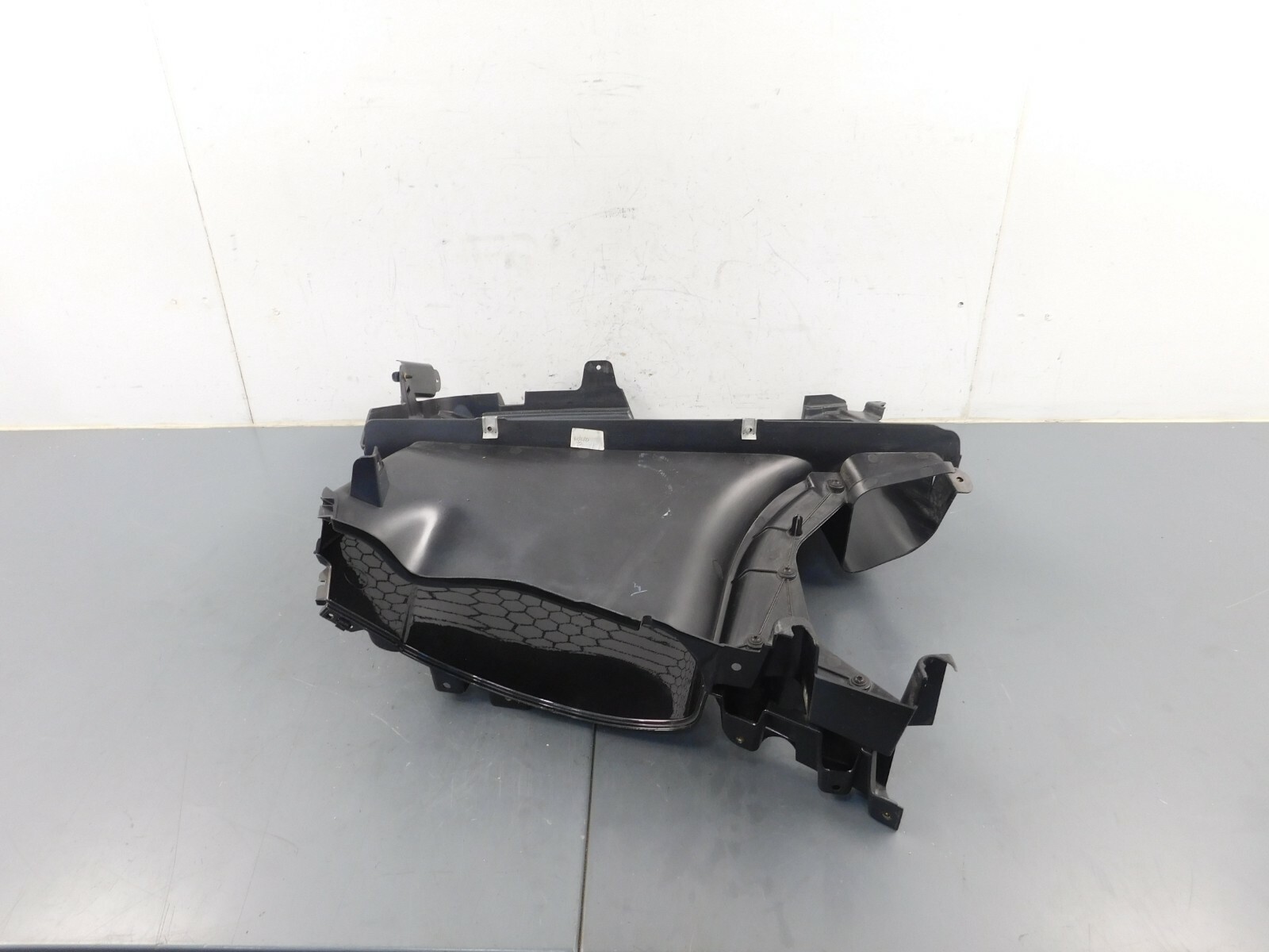 2019 17 18 19 20 McLaren 720S 720 Right Rear Air Duct Guide Panel #2 #3055 C6