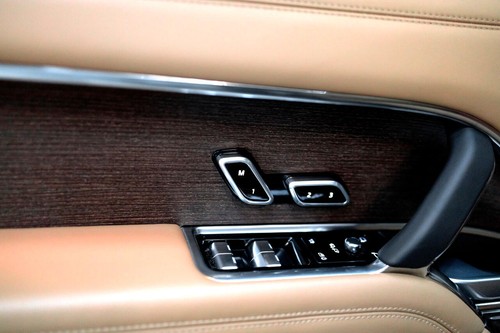 2025 Land Rover Range Rover Autobiography SWB 5 - Picture 38 of 40