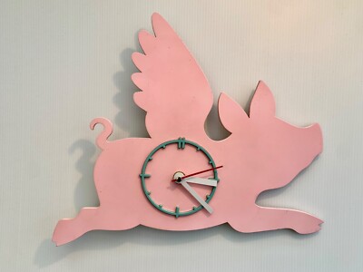 Flying Pig Uhr, Laser Cut Design