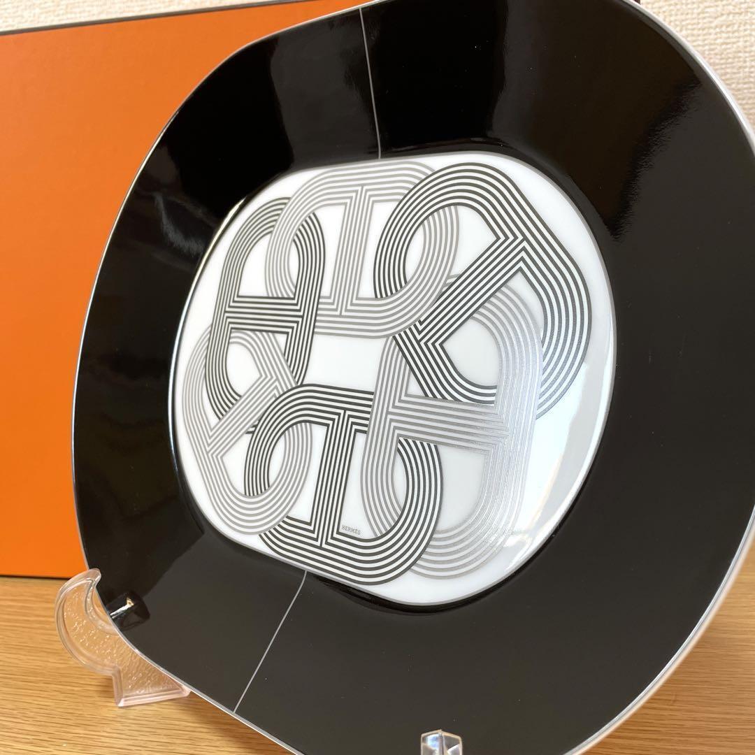 HERMES Rallye 24 Oval Plate Large Black Porcelain 11.8in x HERMES Rallye 24 Oval Plate Large Black Porcelain 11.8in x