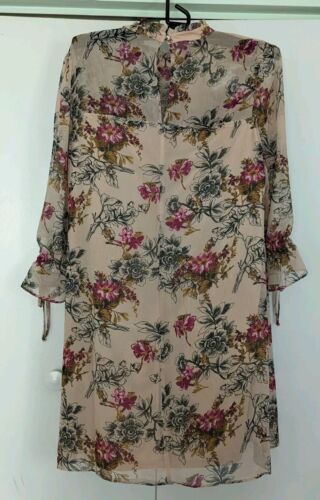 Express Romantic Beige Floral High Neck Mandarin Collar Chiffon Dress Sz L NWT - Picture 2 of 12