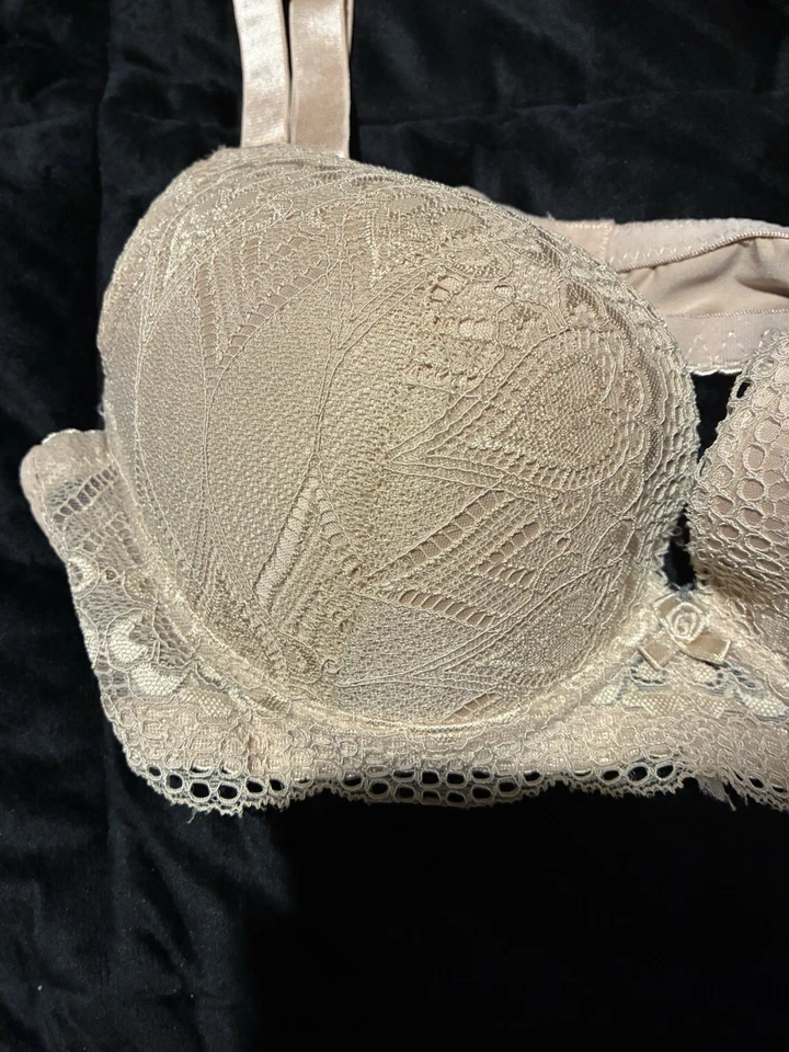 裸色蕾丝 38C 可调肩带聚拢文胸 带丝带细节背面钩 — 第 2/4 张图片