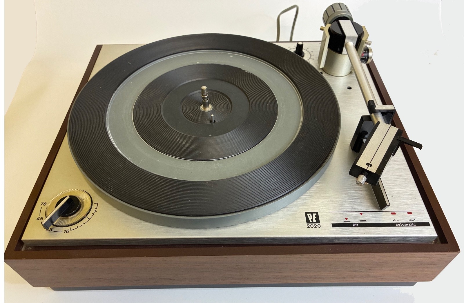 PERPETUUM EBNER PE 2020 Plattenspieler, Standardzarge Nussbaum, SHURE M75 Typ D