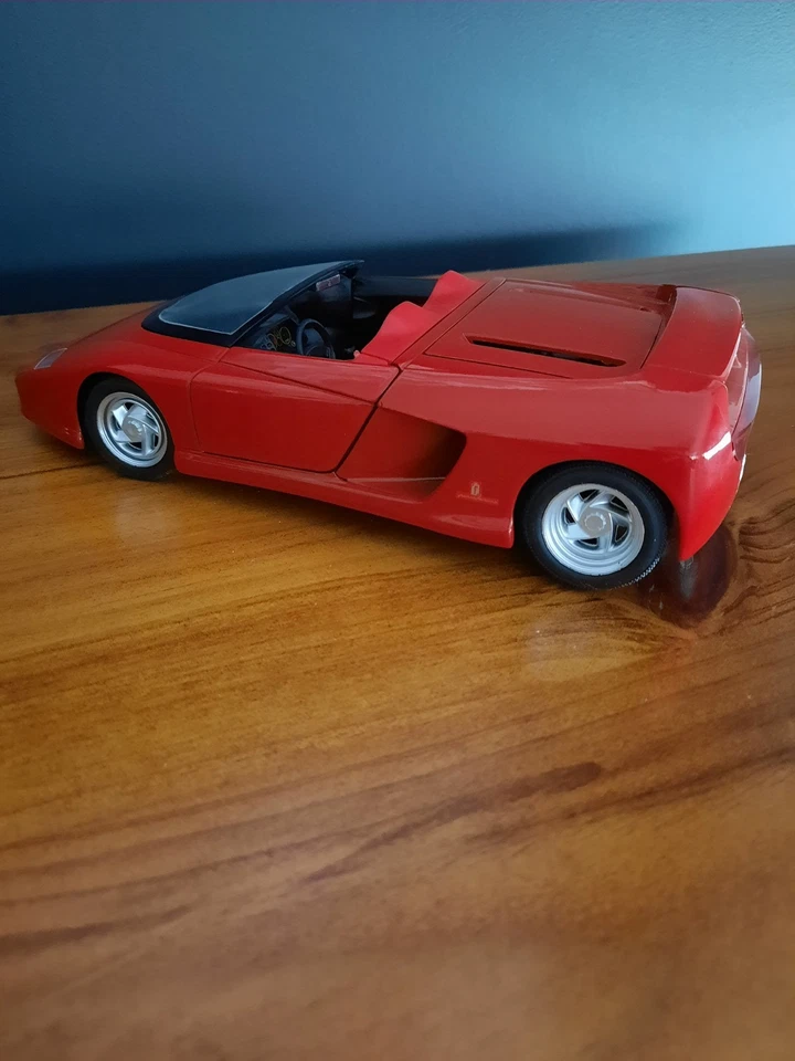 FERRARI MYTHOS GUILOY 1/18 .PRICED TO SELL.. - Image 4 of 4