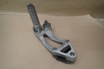 パーツ 397 1989 KAWASAKI ZX1000-B REAR LEFT FOOT PEG W/ BRACKET MOUNT | eBay