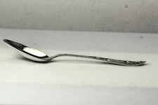 R. Wallace & Sons Sterling Silver Floral Design E Engraved Spoon 20.2g (ANT3356)