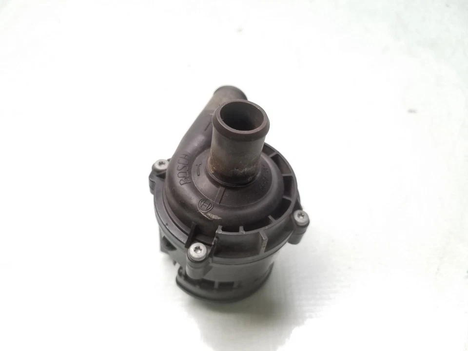 Bomba de refrigerante de agua auxiliar secundaria Mercedes-Benz E500 E320 2004 2005 2006 Foto 3 de 4