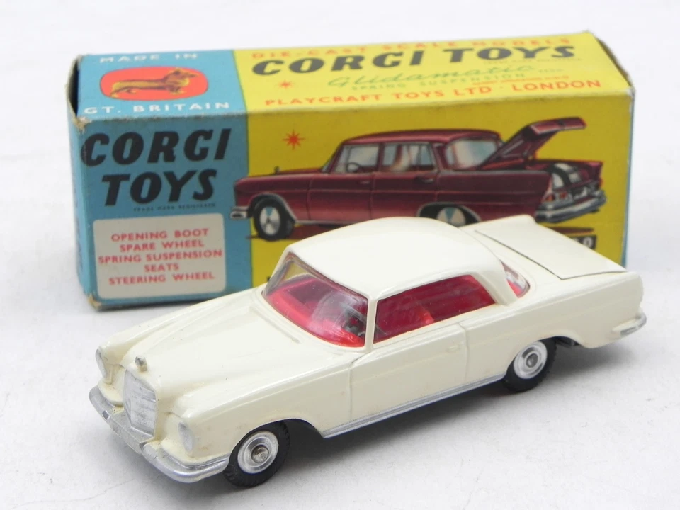 Corgi Toys 230 Mercedes Benz 220 SE coupe' in scatola w/ box die cast  - Immagine 2 di 4