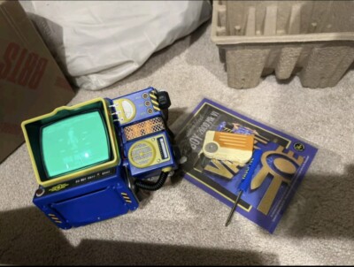 Fallout Pip Boy 2000 MK VI Vault-Tec Limited Edition Prop Display Wand Company