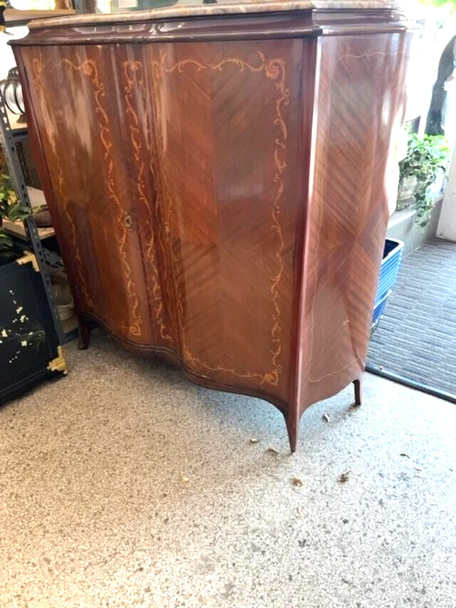 Armario francés de finales del siglo XIX Luis XV de nogal con tapa de mármol Foto 2 de 4