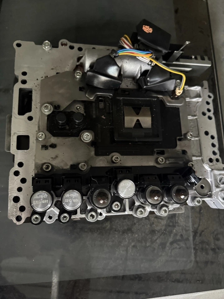 Corpo da válvula desligado 08-09 Infiniti G37 Coupe 5AT 31705-19X1B RE5R05A - Imagem 2 de 4